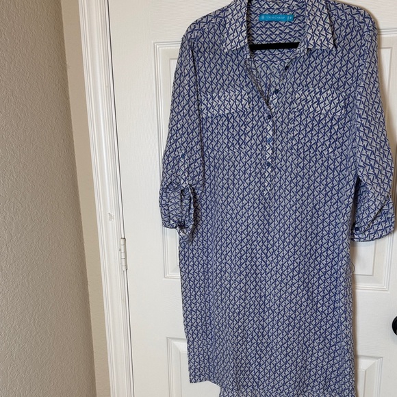 Tori Richard Dresses & Skirts - Tori Richard Popover Silk Popover Shirt Style Dress Roll Sleeves. EUC Size 10